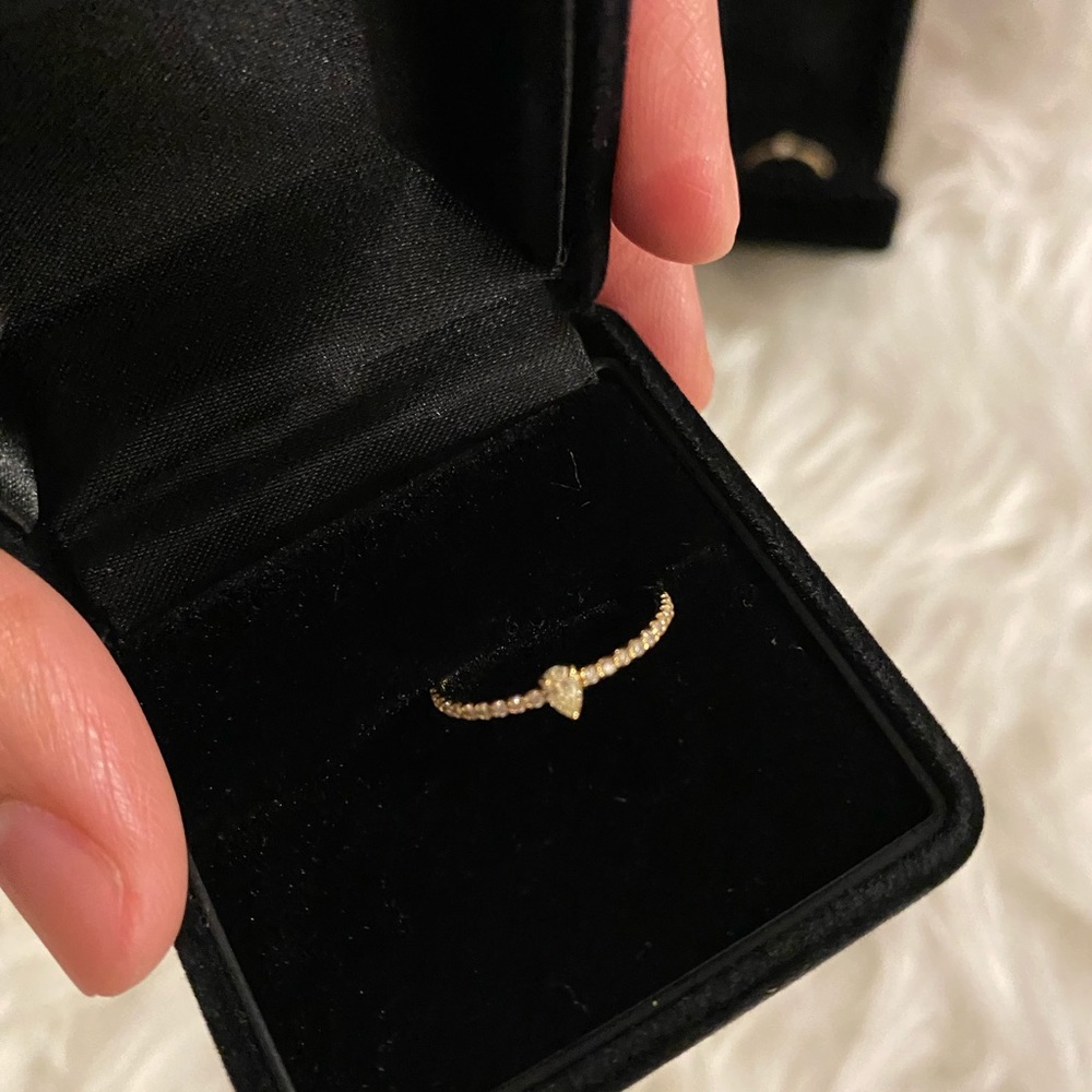 Pear dainty ring